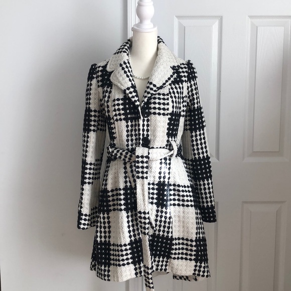 Candie's Jackets & Blazers - BEAUTIFUL!!!🌹CANDIE’S Plaid Belted Coat